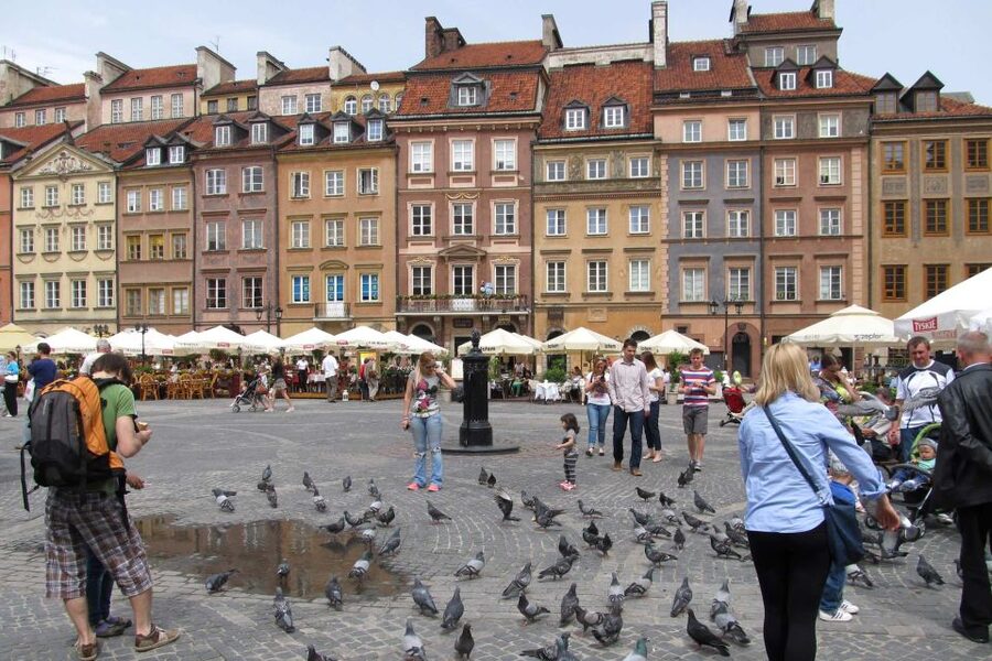 Warsaw: Private 3-Hour Tour by Communist Van - What the guide adds to the experience