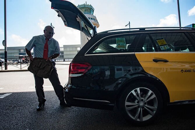 Warsaw Private Transfer from Warsaw Chopin Airport (WAW) to City centre - The welcome at arrivals