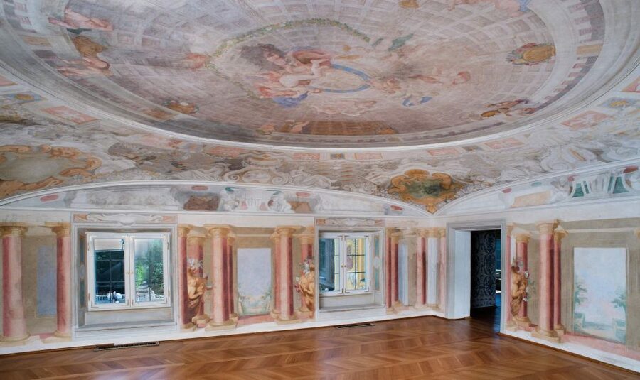 Warsaw Private Wilanow Palace & Garden Tour - Who should book this Wilanów Palace tour?