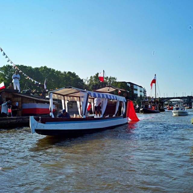 Warsaw: Scenic Cruise by Gondola on the Vistula River - Finding the AQUATICA boat at Bulwar Jana Karskiego