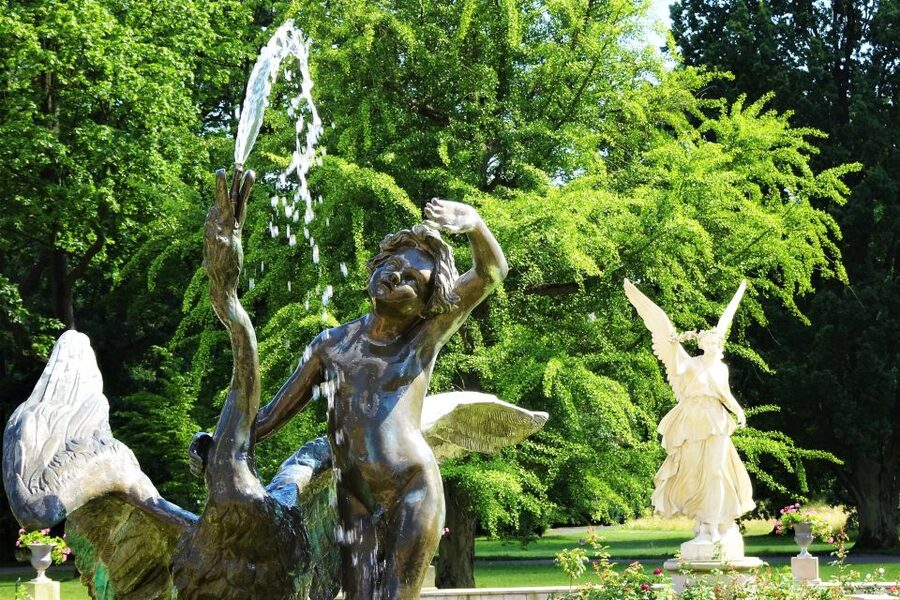 Warsaw: Skip-the-Line Wilanow Palace & Gardens Private Tour - Two hours on site, or three hours with transport