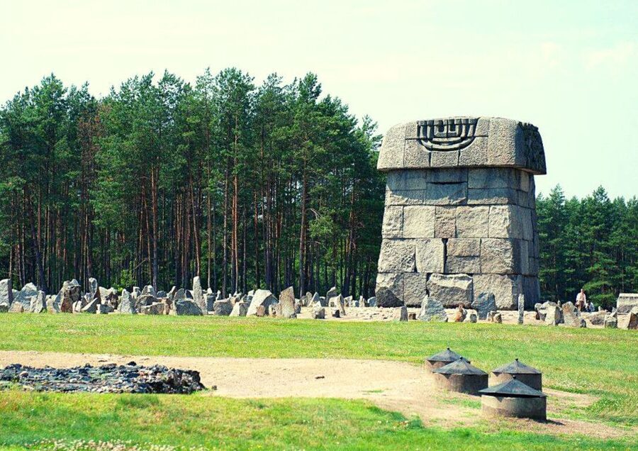 Warsaw: Small-Group Tour to Treblinka Extermination Camp - Walking through the camp grounds and ruins