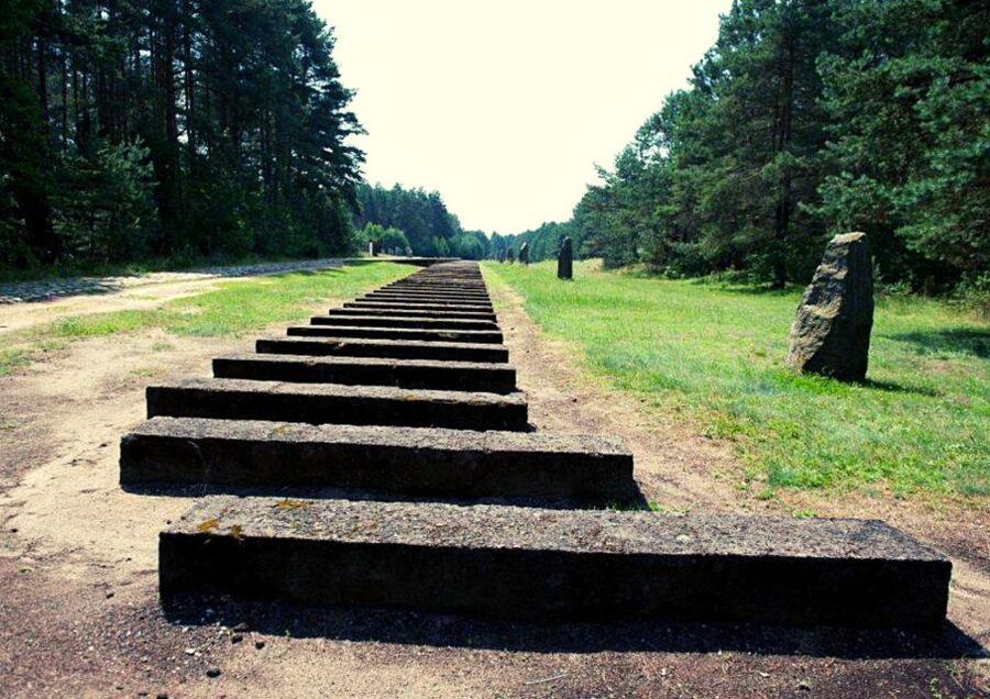 Warsaw: Small-Group Tour to Treblinka Extermination Camp - Lunch at a local restaurant