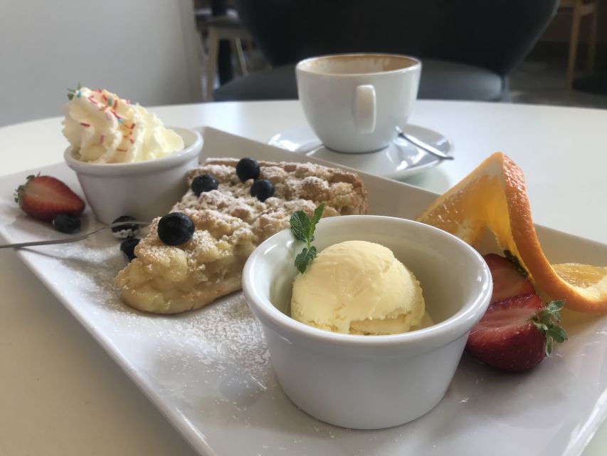 Warsaw: Traditional Food Tour with Old Town Sightseeing - Ending with coffee and two desserts