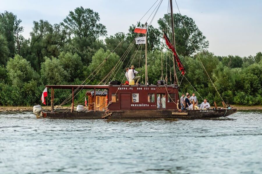 Warsaw: Traditional Galar Cruise on The Vistula River - Bridges, Praga, and the quieter riverbank