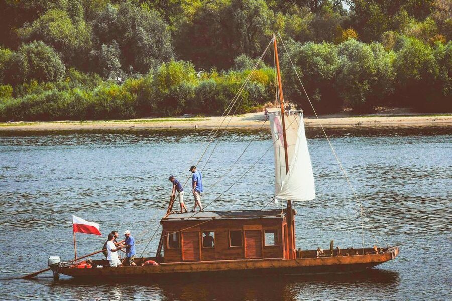 Warsaw: Traditional Galar Cruise on The Vistula River - Copernicus, the Planetarium, and the return ride