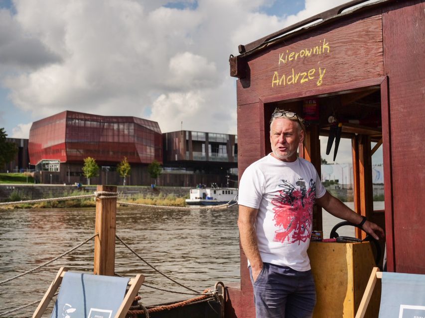 Warsaw: Traditional Galar Cruise on The Vistula River - The audio guide is useful, but bring your own headphones