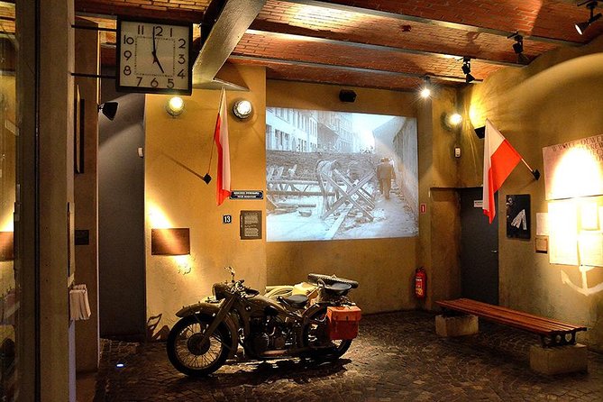 Warsaw Uprising Museum (1944) + POLIN Museum: PRIVATE TOUR /inc. Pick-up/ - Should you book the Warsaw museums tour?