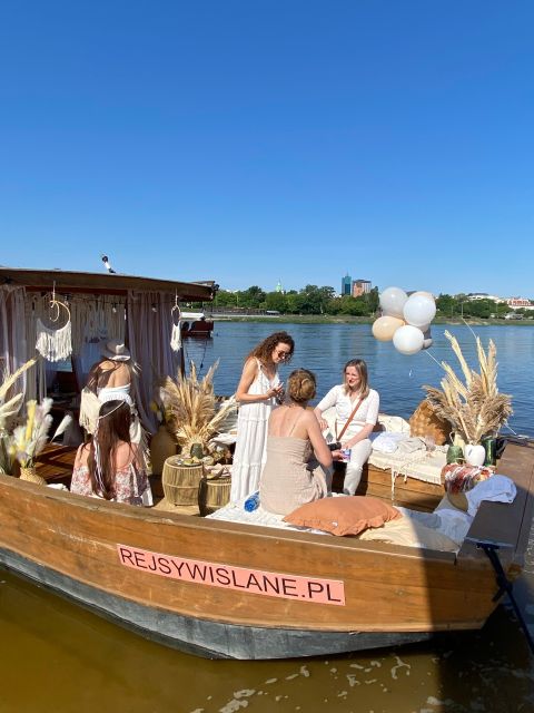 Warsaw: Vistula Cruise - Copernicus Science Center and the First River Views