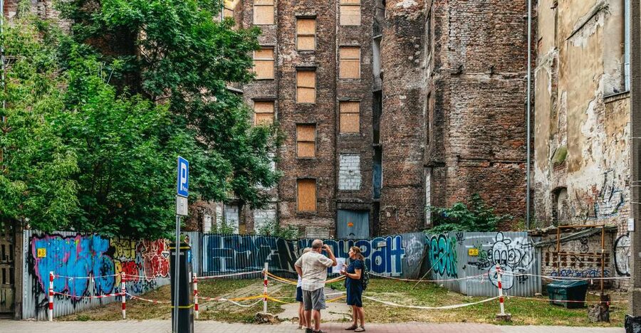 Warsaw: Warsaw Ghetto Private Walking Tour with Hotel Pickup - Why the Warsaw Ghetto needs a guided walk