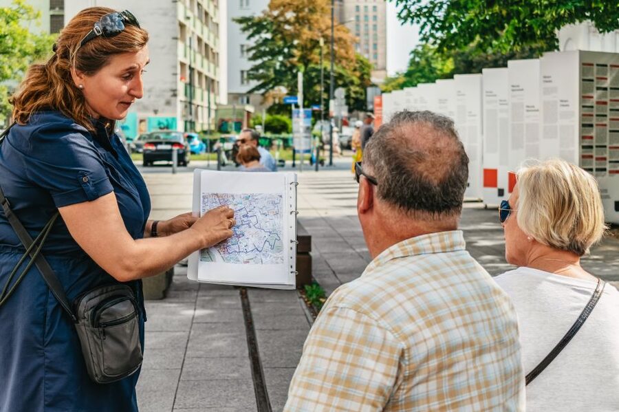 Warsaw: Warsaw Ghetto Private Walking Tour with Hotel Pickup - How the guides make the vanished city understandable
