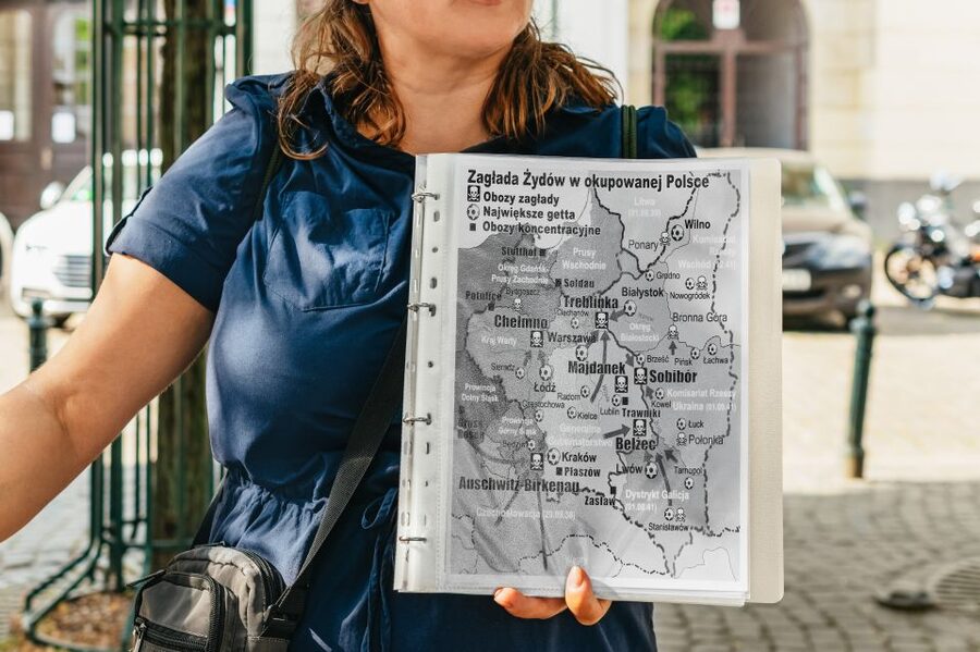 Warsaw: Warsaw Ghetto Private Walking Tour with Hotel Pickup - What $84 per person buys you