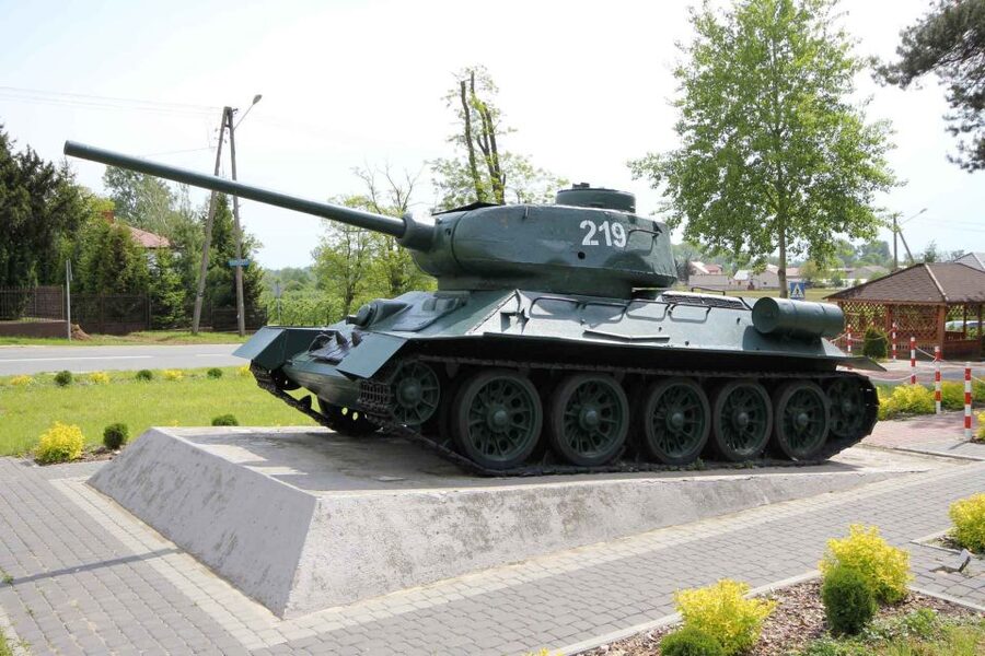 Warsaw: WWII Private Tour by Retro Minibus with Hotel Pickup - Is $165 per person a fair price?