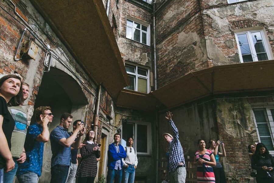 Warsaw: WWII Private Tour by Retro Minibus with Hotel Pickup - Why the retro minibus matters