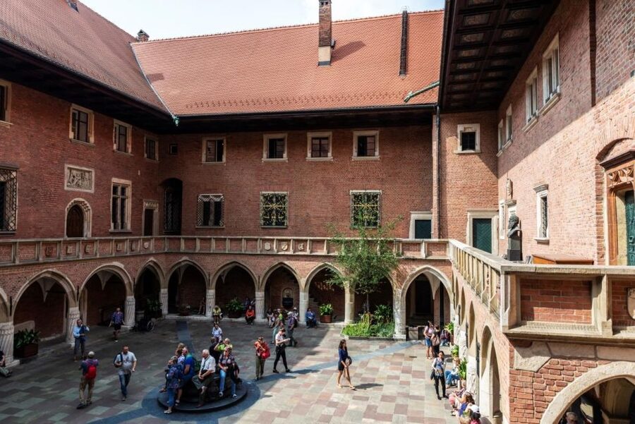 Wawel Castle, Cathedral, Old Town and St. Mary's Basilica - Collegium Maius and Kraków’s university tradition