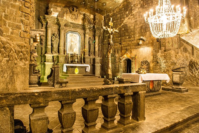 Wieliczka Salt Mine: 4-Hour Guided Tour from Krakow - How the tour handles pace and group size