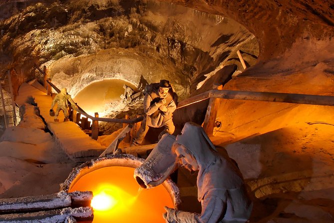 Wieliczka Salt Mine Tour from Krakow: Private Transport + Ticket - Underground water and the Eram Baracz Chamber
