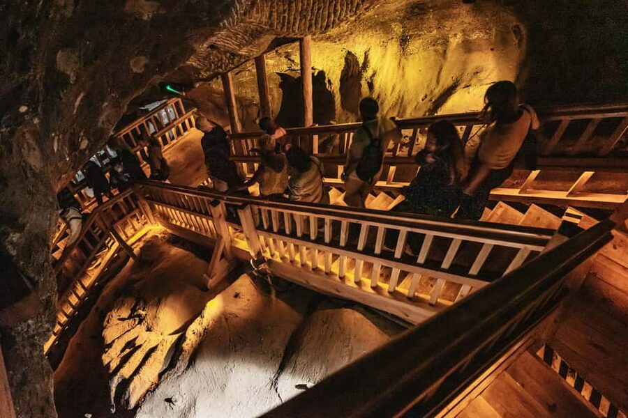 Wieliczka Salt Mine Tour from Kraków – Skip the Line Entry - Who should book this experience?