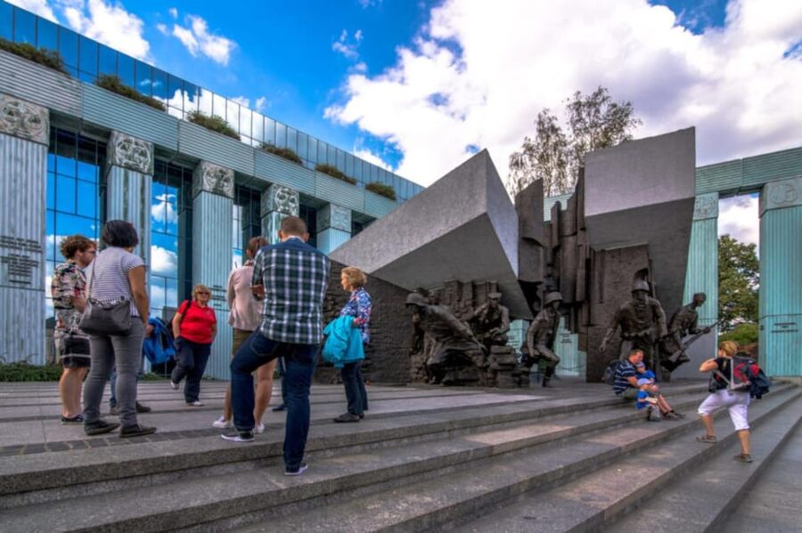 World War 2 in Warsaw walking tour in English - Key points about the Warsaw WWII walk