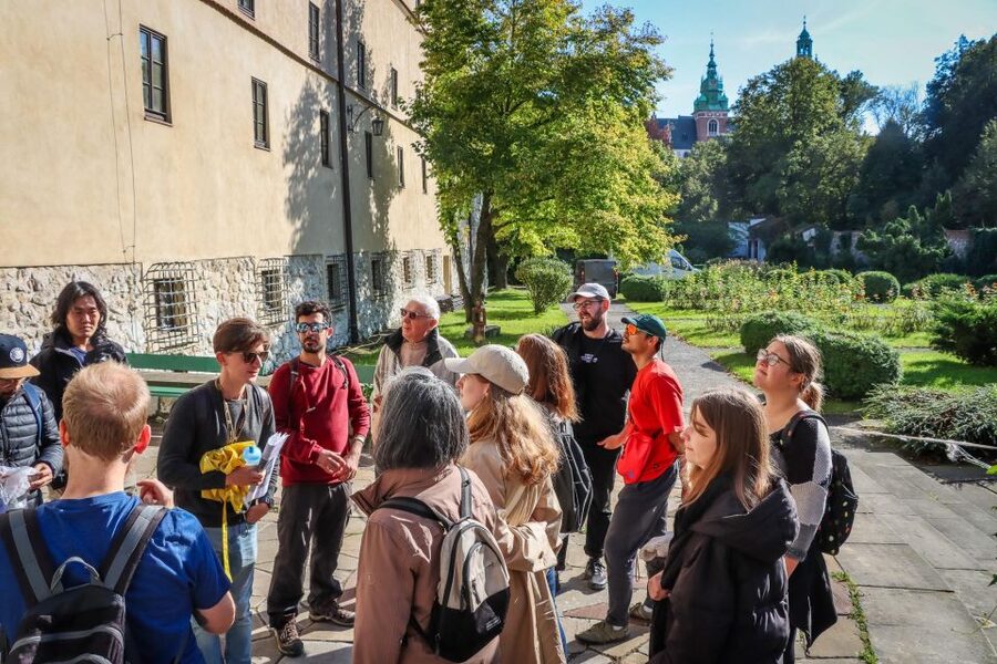 World War II in Krakow Walking Tour in English - Starting beside Wawel Hill on Grodzka Street