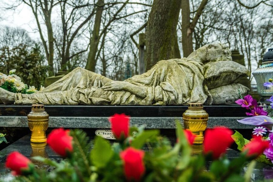 World War II Warsaw Old Town, Military Cemetery Walking Tour - Is $112 per person a fair price?