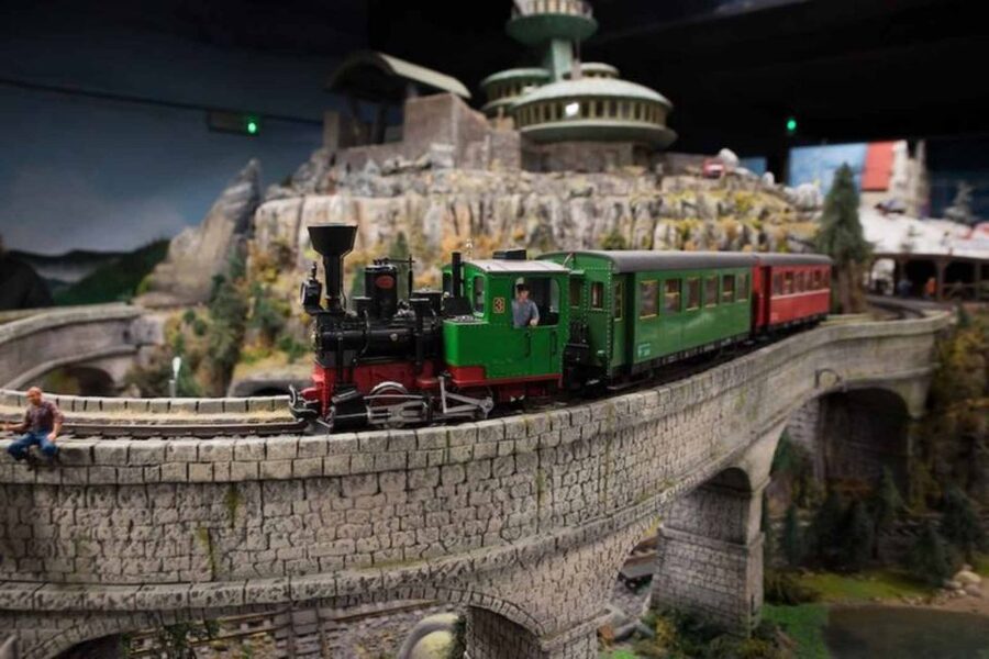 Wrocław: 2-Hour Guided Tour for Children - Climbing the Witches’ Bridge