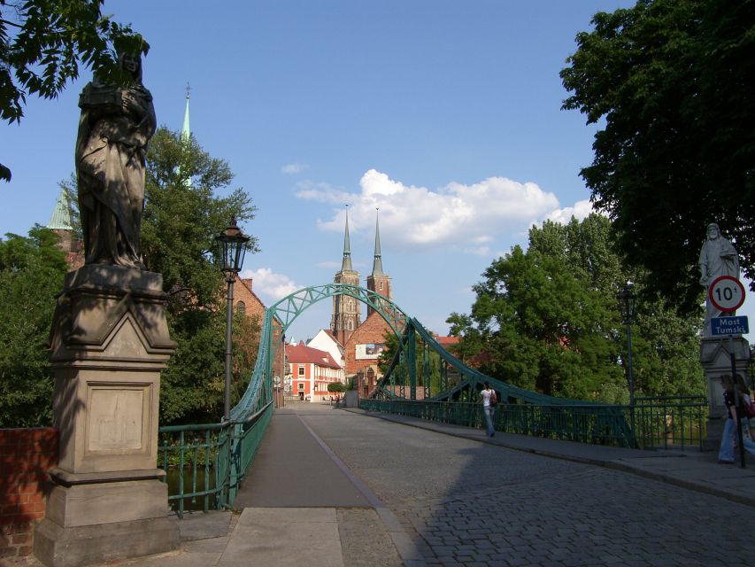 Wroclaw: 2-Hour Private Electric Bus Tour with Guide or Tape - Key points to know before booking