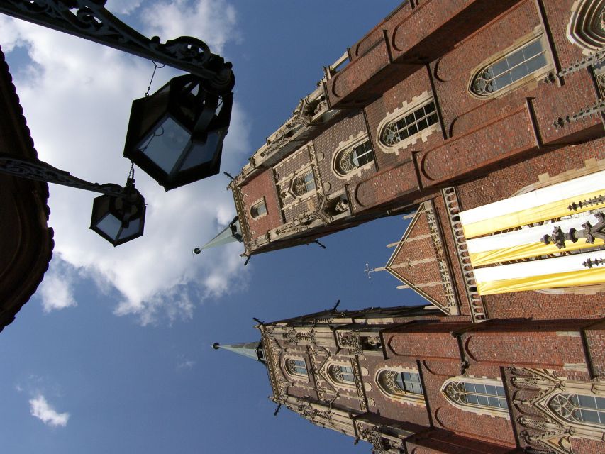 Wroclaw: 2-Hour Tour by Electric Car with a driver-guide - Following the Oder toward Cathedral Island