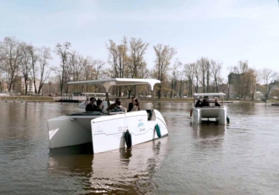 Wroclaw: City Walk and Cruise by Luxury Solar Catamaran - Boarding the one-hour solar catamaran