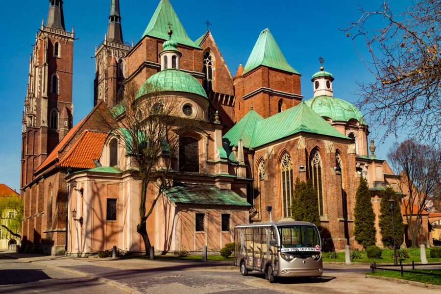 Wroclaw: E-Car Tour and Audio Guide - The Cathedral stop and time to look around