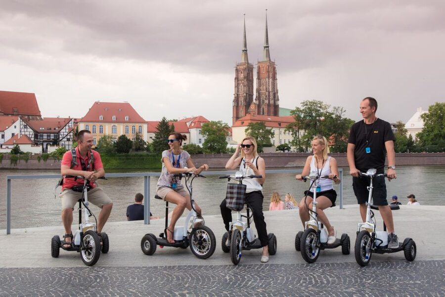 Wroclaw: Grand E-Scooter Tour - Why a three-wheel scooter works well in Wrocław