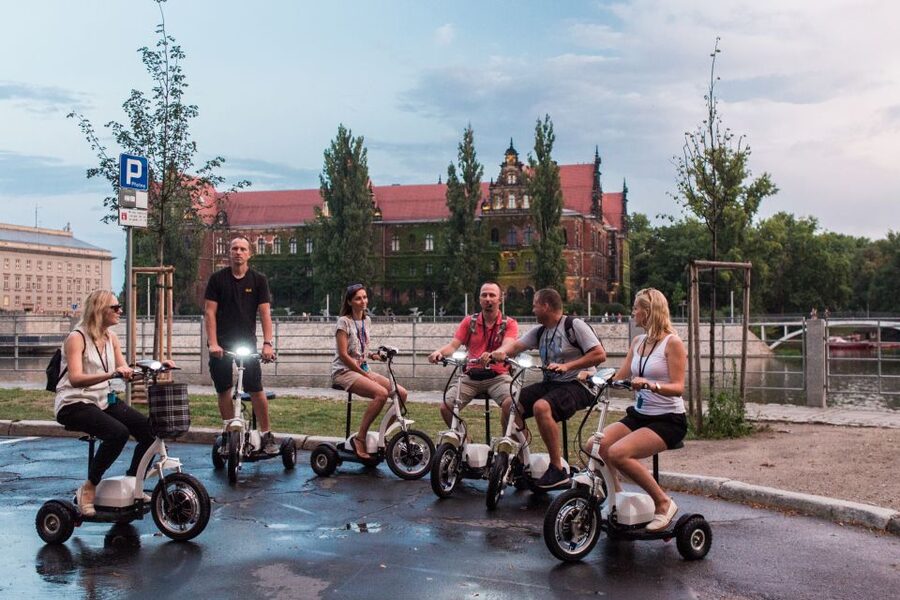 Wroclaw: Grand E-Scooter Tour - Panorama of Racławice and the National Museum