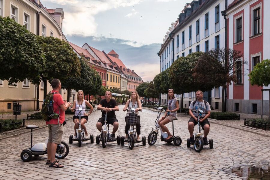 Wroclaw: Grand E-Scooter Tour - Riding beside the Odra River and across Grunwaldzki Bridge