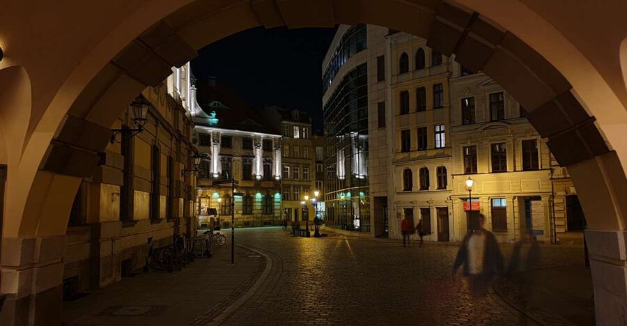 Wroclaw: Guided City Night Tour (2 hours) - Starting Under the Old Town Hall
