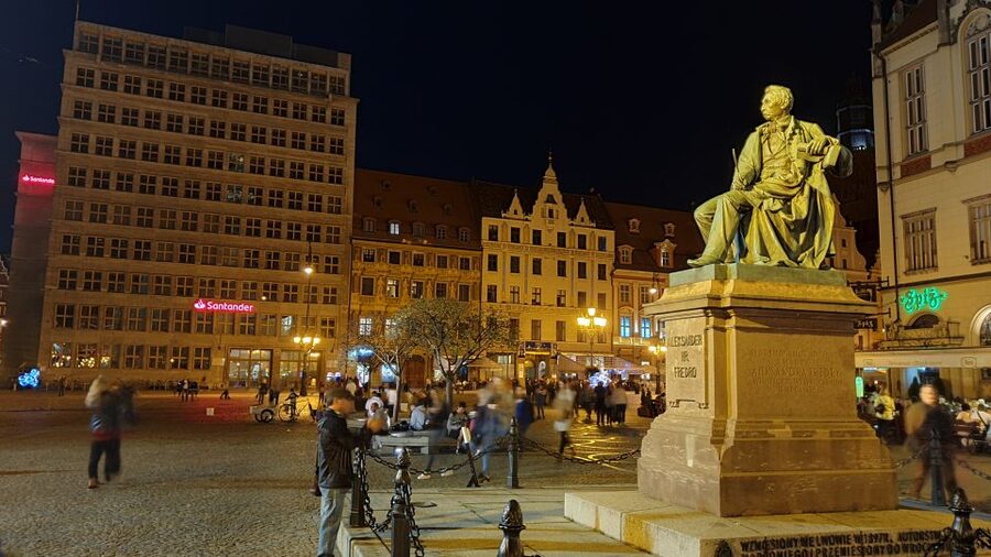 Wroclaw: Guided City Night Tour (2 hours) - Crossing Tumski Bridge at Night