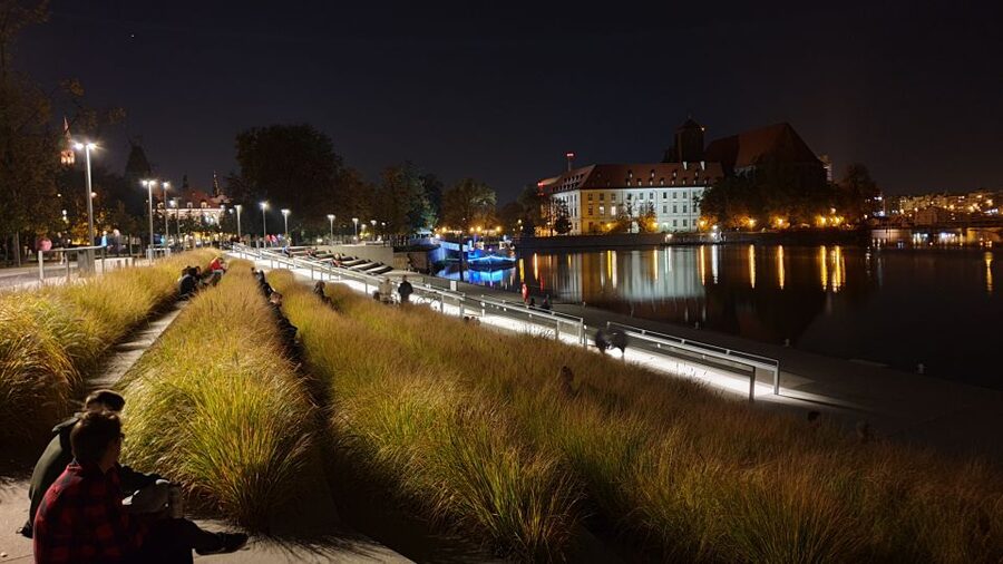 Wroclaw: Guided City Night Tour (2 hours) - The Oder Promenade and Optional Gondola Ride