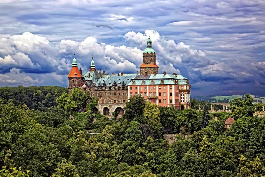 Wroclaw: Lower Silesia, Ksiaz Castle & Church of Peace Tour - Książ Castle and its cliffside setting
