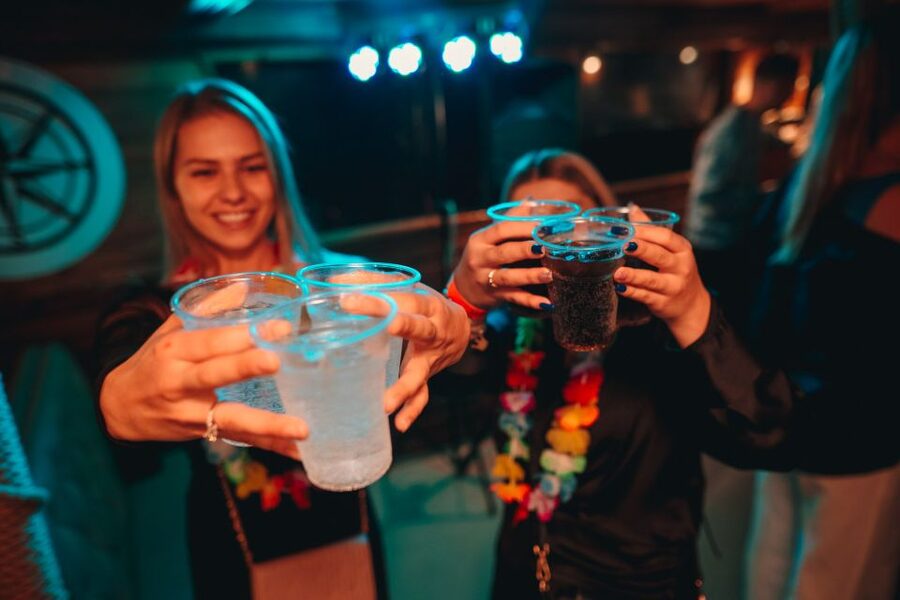 Wroclaw: Oder River Boat Party with Unlimited Drinks - What the two-hour open bar includes