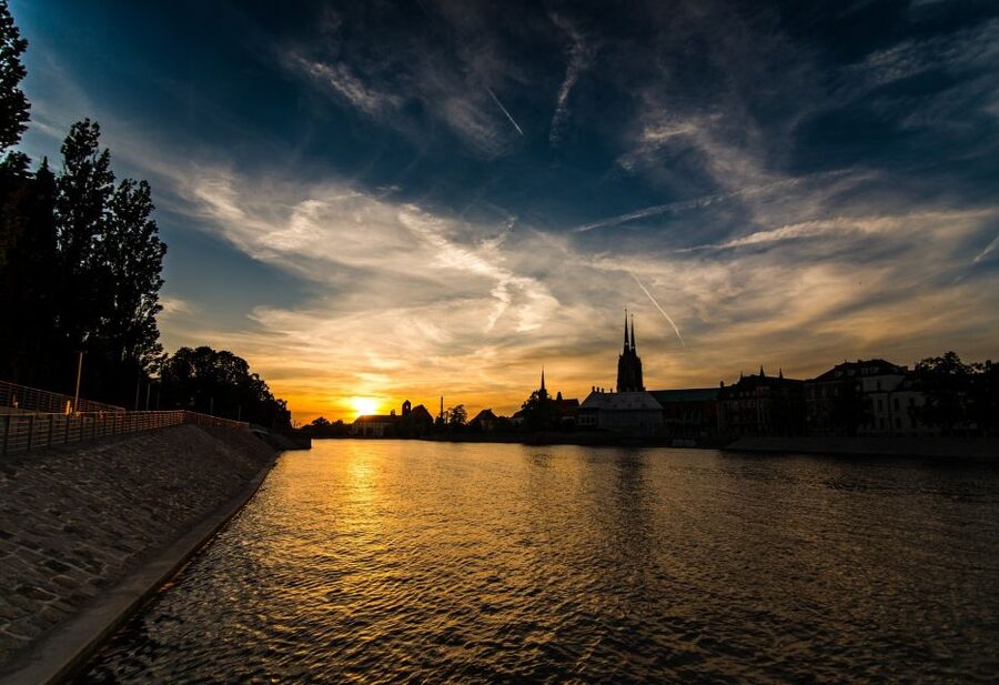 Wroclaw: Old & New Town Highlights Private Guided Walking To - The Private Format and Guide Quality