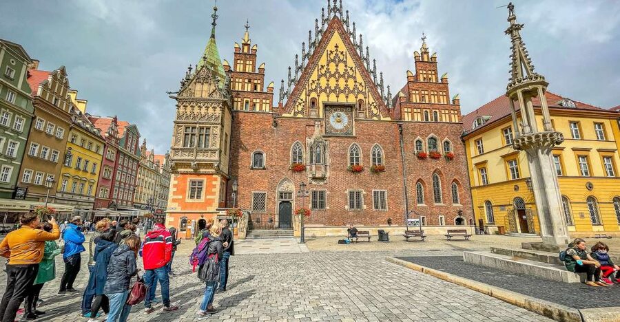 Wrocław: Old Town and Ostrów Tumski Walking Tour in English - Reading Wrocław through its Town Hall