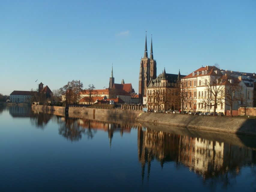 Wroclaw: Old Town Highlights Private Walking Tour - Along the Oder to Wroclaw University