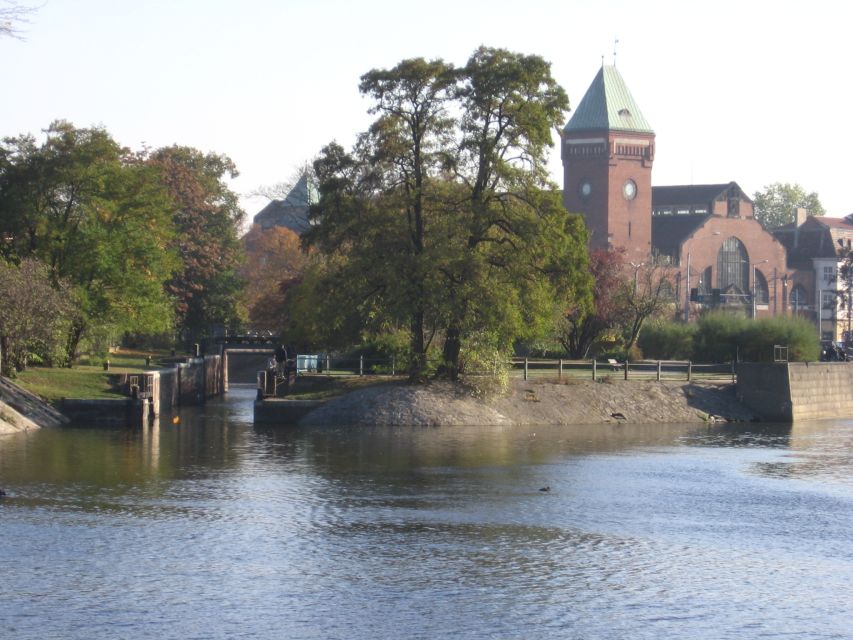 Wroclaw: Old Town Highlights Private Walking Tour - What the three-hour route adds