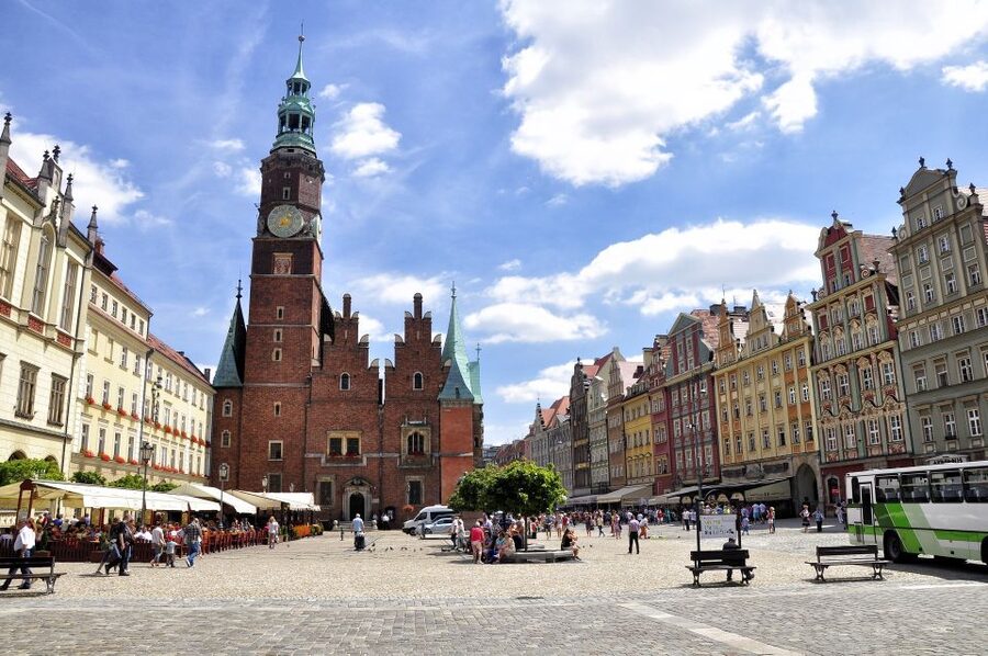 Wrocław: Ostrów Tumski and Old Town Highlights Private Tour - What the private guide adds