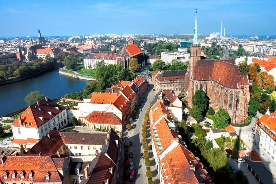 Wroclaw Private Old Town Guided Walking Tour - Starting beside the cathedral on Ostrow Tumski