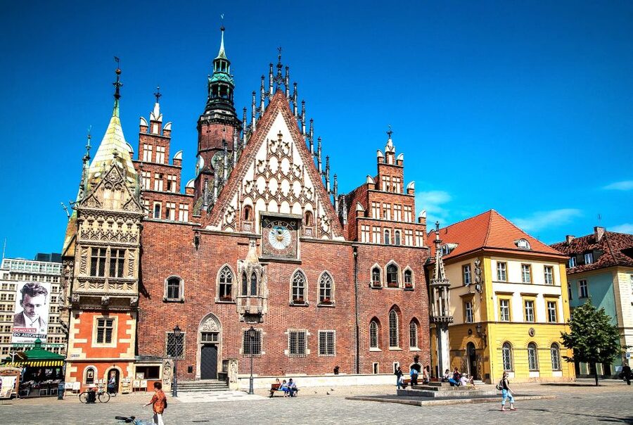 Wroclaw Private Old Town Guided Walking Tour - Salt Square and Wroclaw’s small bronze residents