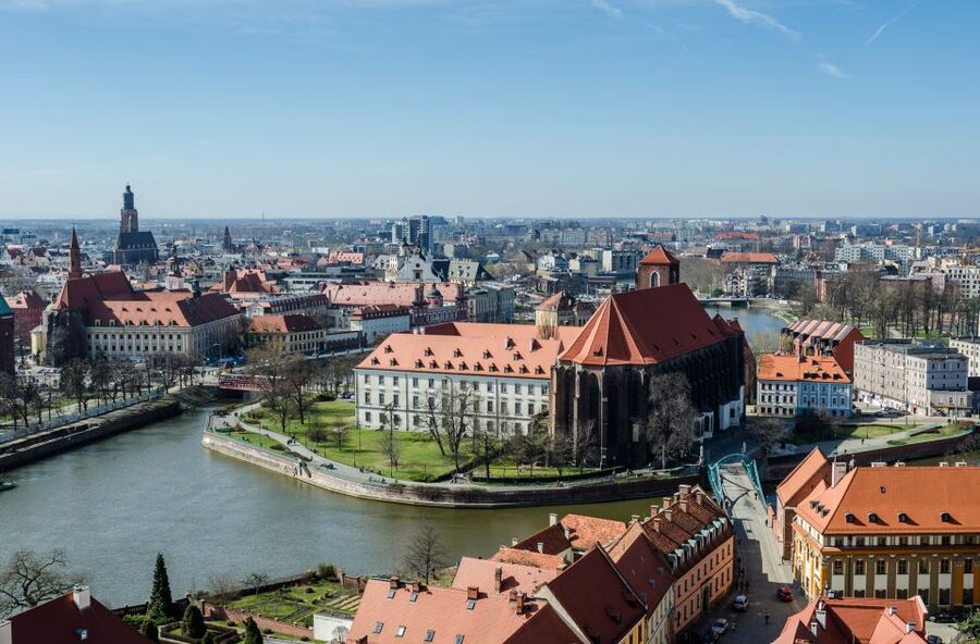Wroclaw Private Old Town Guided Walking Tour - What the private format is worth at $15