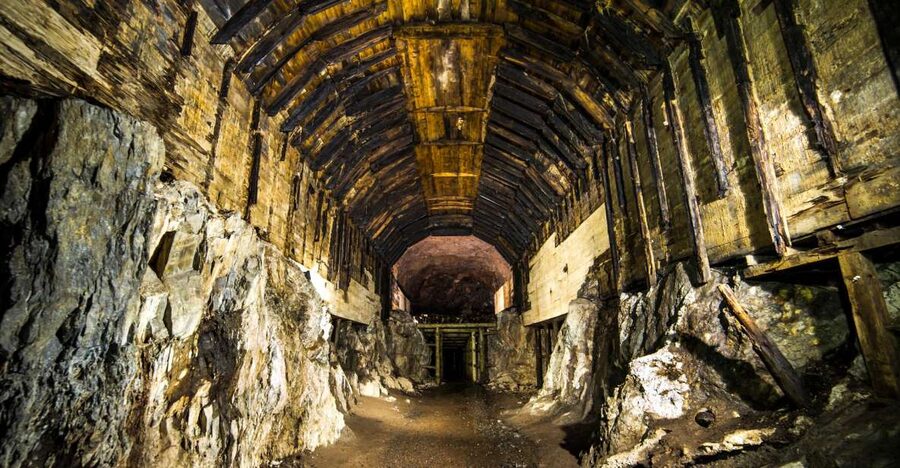 Wroclaw: Private Tour to Project Riese - Entering the unfinished underground structures