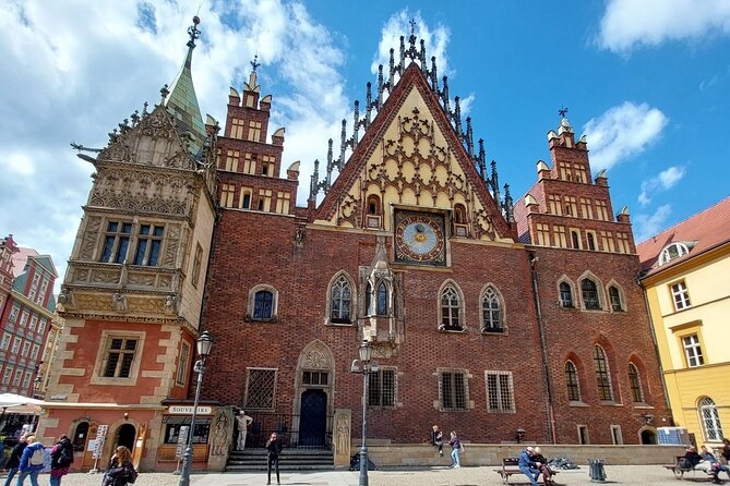 Wrocław’s Old Town: A Self-Guided History Tour - Fredro, Hansel and Gretel, and the fairy-tale Old Town