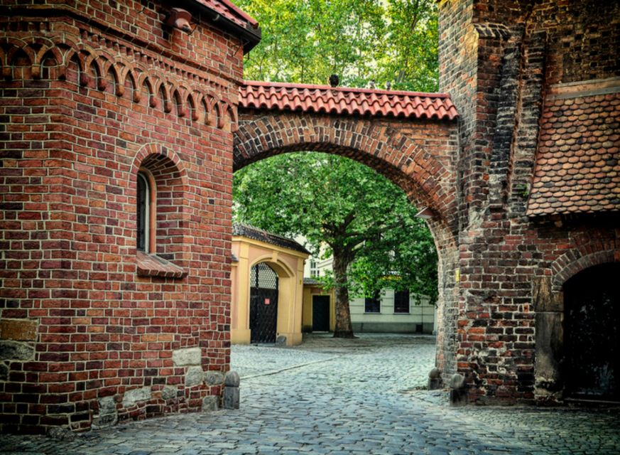 Wroclaw: Secrets of Wroclaw Walking Tour (2 hours) - Climbing the Penitents’ Bridge