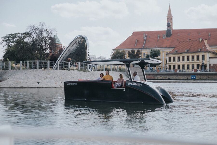 Wroclaw: Solar Catamaran Cruise on the Odra River - Finding Kapitańska harbor near Tumski Bridge